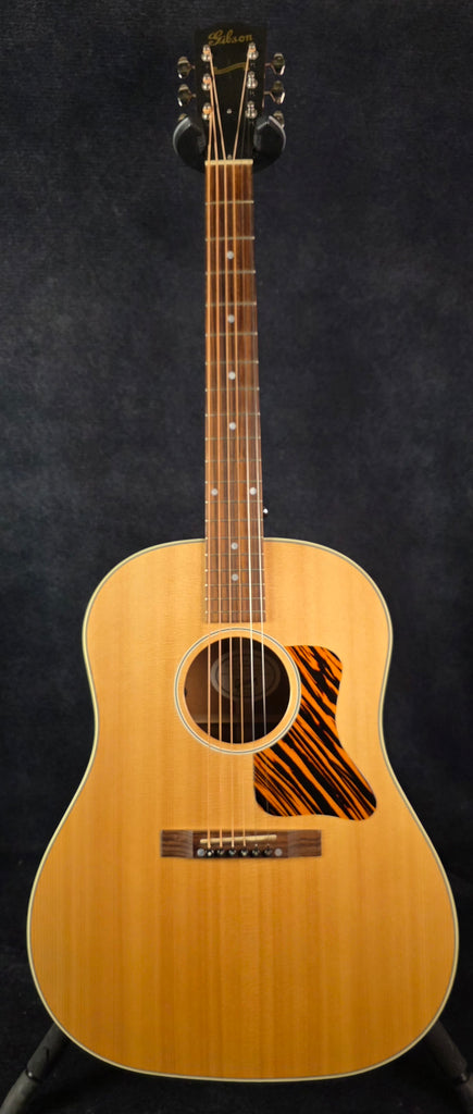 USED Gibson J-35 - Natural
