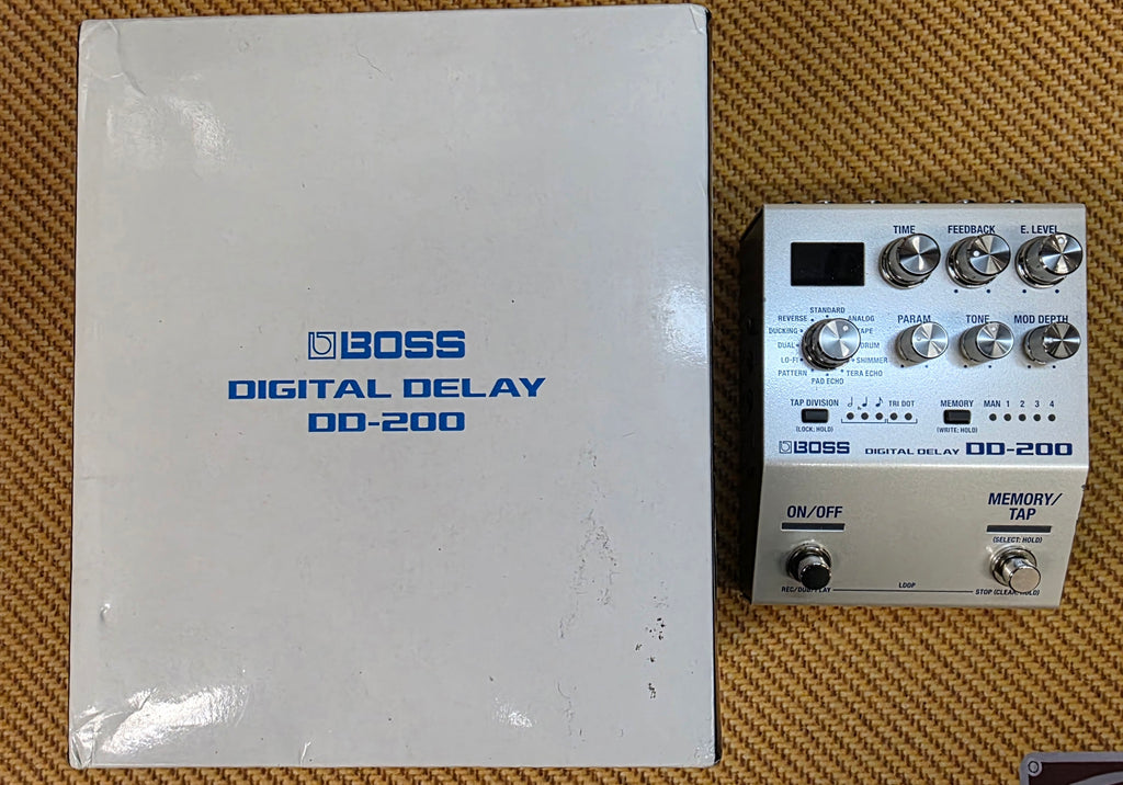 USED Boss Digital Delay DD-200 Delay Pedal - White