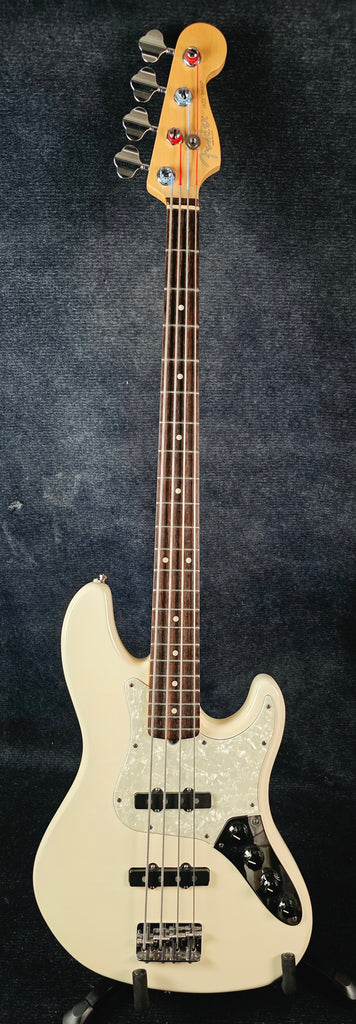 USED Fender Deluxe Jazz Bass
